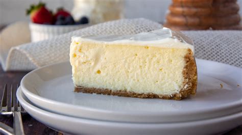 This Copycat Cheesecake Factory Cheesecake Recipe Is Amazing