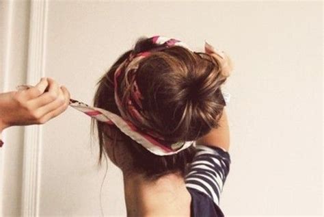 Bandana ideas for hair is one of the great hair accessories that no girl can do without. 7 Stylish Ways to Wear a Bandana - Hair Ideas - Livingly