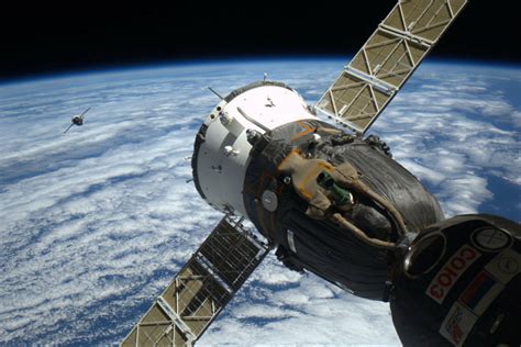 Suburban Spaceman Esa Iss Image Soyuz Progress Spacecraft Approaching