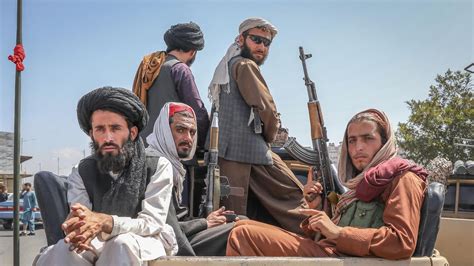 los talibanes matan y cuelgan en público a cuatro secuestradores panamá en minutos