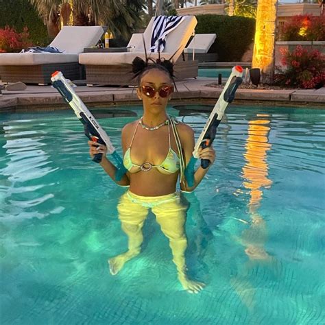 Doja Cat Bikini Photos Her Sexiest Swimsuit Pictures Life And Style