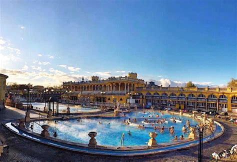 La hongrie n'est pas encore dans la zone euro, il est donc. Schenzi thermal baths -Budapest, Hongrie | Hongrie