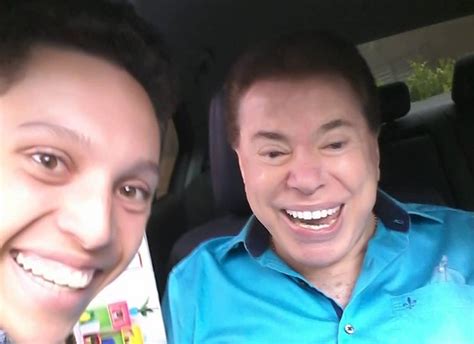 Последние твиты от lucas santos (@lucas_santos86). Após dias recluso, Silvio Santos volta ao trabalho e posa ...