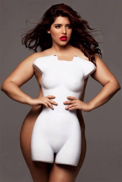 12 Plus Size Models Who Proved The Fact That Curvy Women Are In Style