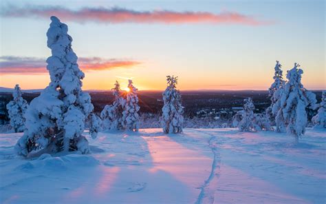The return of the sun in Finnish Lapland - Rayann Elzein Photography