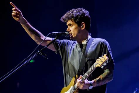 Live Review John Mayer Is Unafraid To Own Who He Is On Stage And Off
