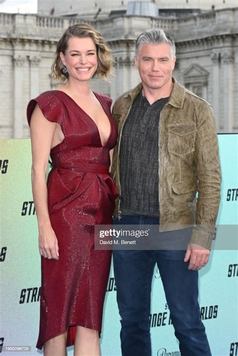 Rebecca Romijn And Anson Mount Celebrate Season 2 Of Star Trek