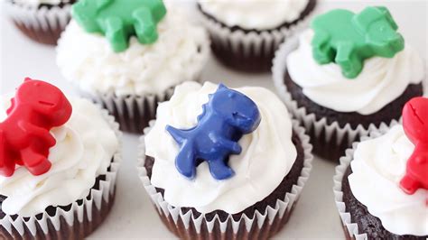 8 Easy Cupcake Decoration Ideas Fab Everyday