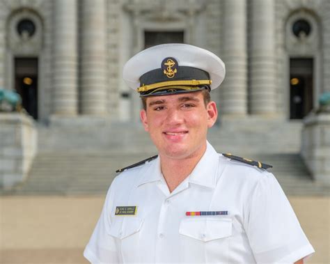 Naval Academy Midshipman From Texas Dies During Fitness Test The
