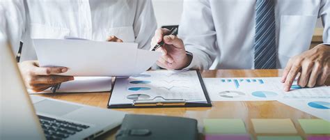 Dalam ilmu akuntansi, aktiva tetap merupakan harta berwujud yang dimiliki untuk digunakan dalam proses produksi serta penyediaan barang maupun jasa. Rasio Keuangan: Mengenal Manfaat Rasio Cakupan - Jurnal