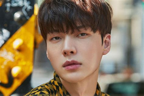 Ahn Jae Hyun To Launch His First Solo Entertainment Show In October