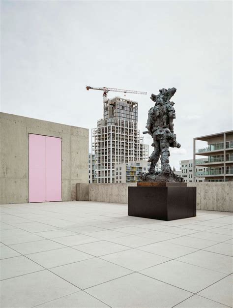 Though managing a relatively small firm, he is the winner of the 2009 pritzker prize and 2013 riba royal gold medal. Nieuwe habitat voor Tim Van Laere Gallery - ABSoluutmagazine