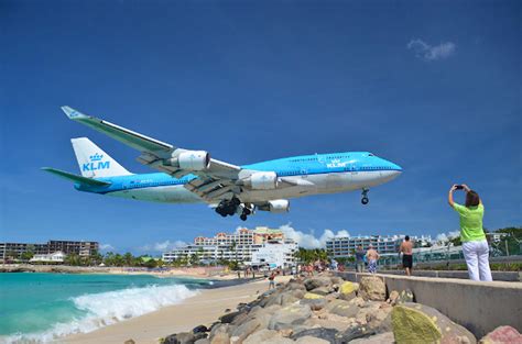 Klm Boeing 747 Makes Its Final Iconic Landing Over The Beach On Sint