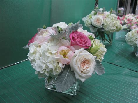 Nice Centerpiece Mix Easily Done In Your Colors I Would Use Round
