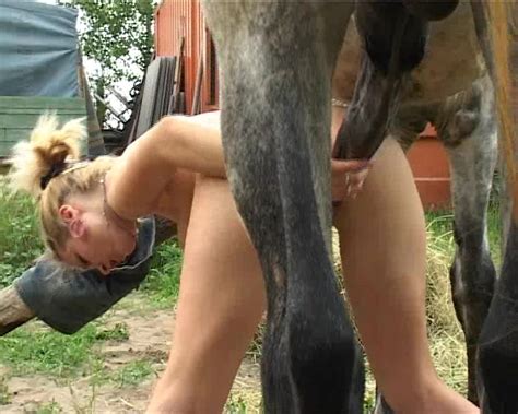 Big Ass Girl With Perfect Tits Sucks A Horse Horse Zoo