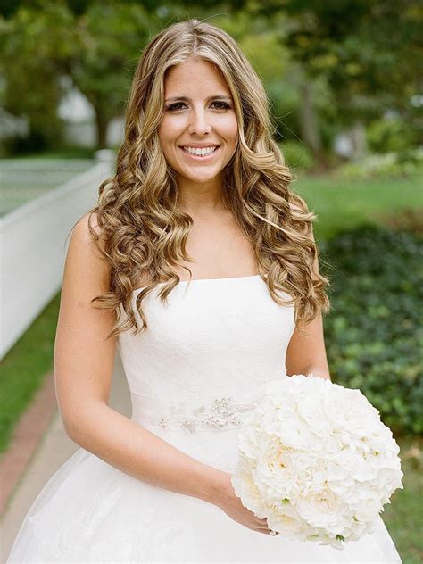 35 Wedding Hairstyles To Show Off Your Curly Hair Curly Wedding Hair