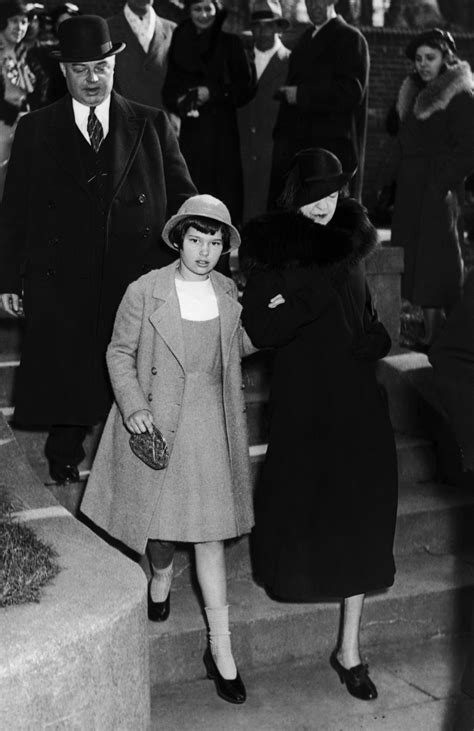 Model, clothing designer, heiress and socialite gloria vanderbilt died at age 95. Artist, Heiress And Designer Gloria Vanderbilt Dies At 95 ...
