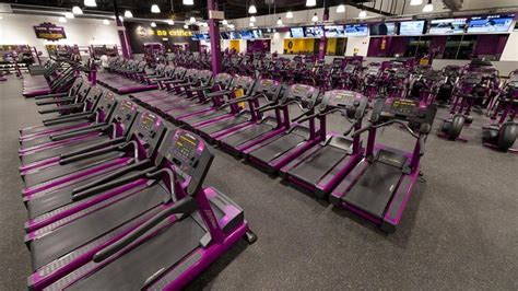 Gym In Toronto Galleria Mall On 1245 Dupont Street Planet Fitness