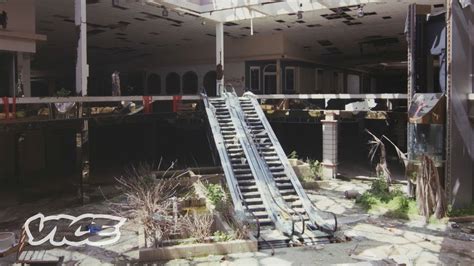 Exploring America’s Abandoned Malls With Rick McCrank :: GentNews