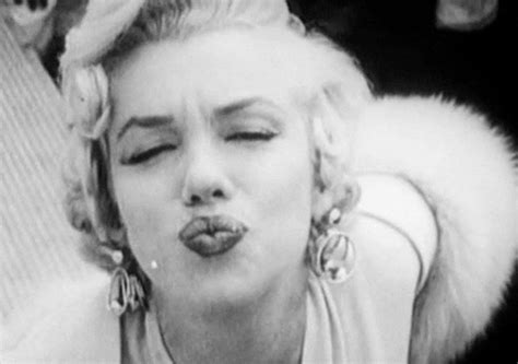 Marilyn Monroe Kiss  Find And Share On Giphy