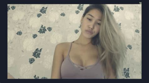 Для просмотра онлайн кликните на видео ⤵. Bigo live hot 2020/ goyangan sange cewek Toket gede bigo live 2020 - YouTube