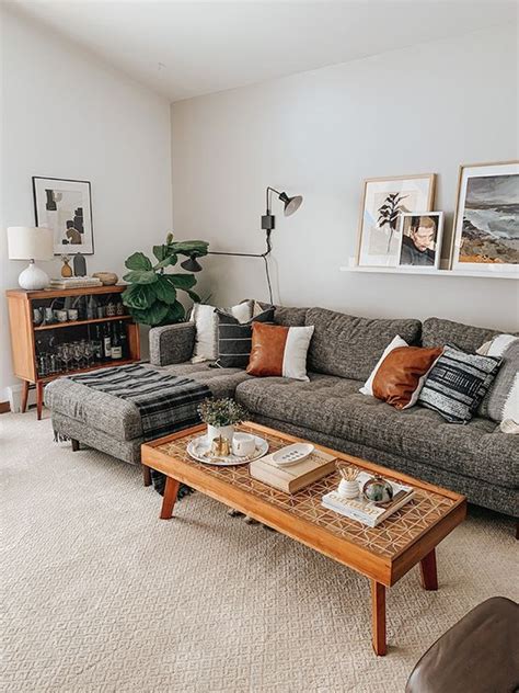 Apakah anda memiliki ruang tamu kecil yang sepertinya tidak memungkinkan untuk menempatkan sofa atau kursi? (15 Gambar) Idea Dekorasi Ruang Tamu Moden & Elegan Untuk ...