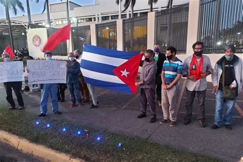 Vigilia En Costa Rica Contra El Bloqueo Estadounidense A Cuba Fotos