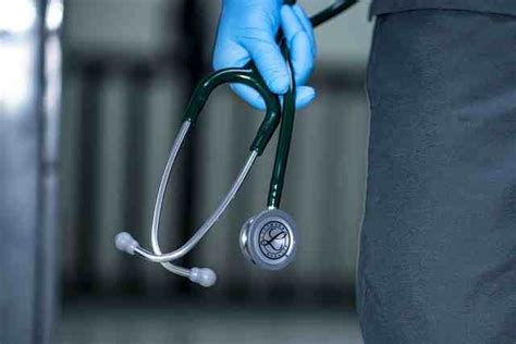 Kalp damarlarınızda daralma veya tıkanıklık olup olmadığı konusunda bilgi verir. Anjiyo Ameliyatı Kasıktan Nasıl Yapılır? | Sağlık Portalı