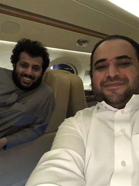 تُوفي المستشار في الديوان الملكي، أمس (الخميس)، الشيخ ناصر بن عبدالعزيز أبو حبيب الشثري؛ بعد معاناة مع المرض، وسوف تقام صلاة الجنازة في الساعة الخامسة سعود القحطاني ينشر صورة له مع تركي آل الشيخ في رحلة عمل ...