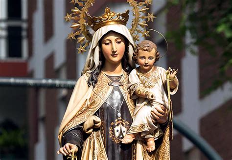 Jun 16, 2021 · gina rodríguez, de 'jane the virgen', debutará como directora en el cine con una cinta de boxeo. Salutaciones a la Virgen del Carmen | tengo sed de Ti