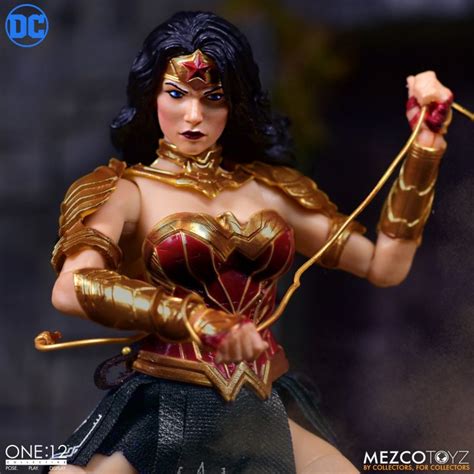 One12 Collective Wonder Woman Mezco Toyz