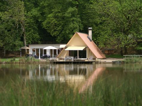 Dieses ferienhaus ist mit 290 m² für 6 bis 8 personen geeignet. Ferienwohnungen & Ferienhäuser in Jura/Franche-Comté ...