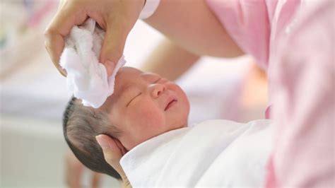 To take care of the children. Newborn care: Everything you need to know about baby grooming