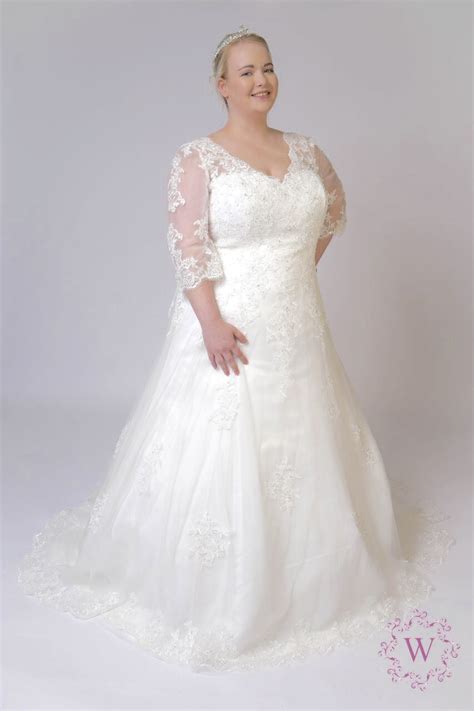 Top designer brands at amazing prices. Curvy Brides - Bridal factory Outlets