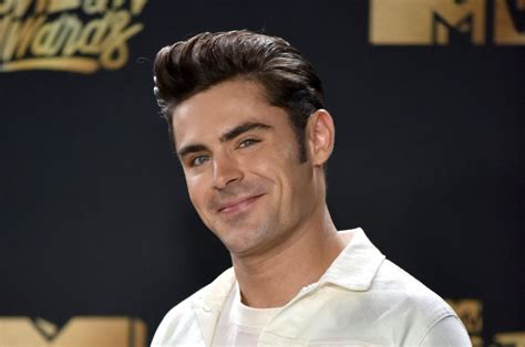 Zac efron doesn't post often on his instagram, but he opted to give the world a little update on his new life in australia today. Zac Efron, Alexandra Daddario get close at MTV Movie & TV ...