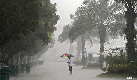 Cuaca dan keadaan meteo padaselasa22disemberdalam pelabuhan klang. Penduduk Perlis dinasihat tidak panik ramalan hujan lebat