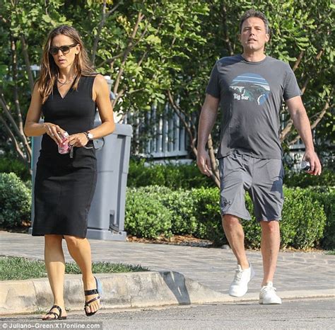 Jennifer Garner Exits Ben Afflecks Home After Being Warned That Their