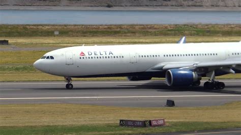 Delta Airlines Airbus A330 300 N809nw Landing In Pdx Youtube