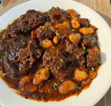 the best authentic jamaican oxtail recipe oxtail stew recipe jerk tavern