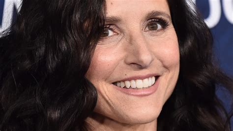 Seinfelds Julia Louis Dreyfus Has A Mirror And Her Mom To Thank For