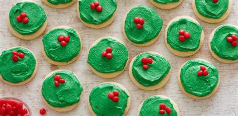 Their spice, their molasses flavor, their smiles, and their charm are obviously irresistible. Christmas Cake Cookies | Recipe in 2020 (With images ...