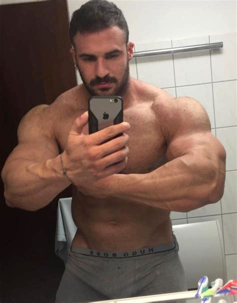 Pin By Golden Gate On Svaly Sexy Bearded Men Muscle Men Men S Muscle