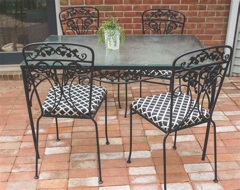 How To Paint Wrought Iron Furniture The Easy Way Metal Patio