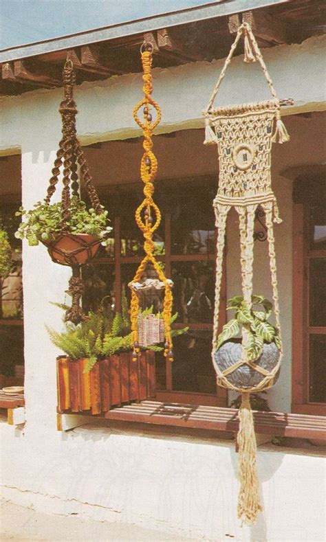 Anna has designed and made the pattern for these cute small hot air balloons. Macrame Plant Pot Hangers Pattern for 3 Trio par ...