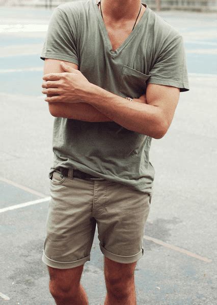 Outfits To Wear With Cargo Shorts For Men