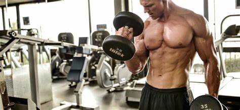 Как накачаться в домашних условиях программа с гантелями