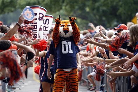 Auburn Tigers Win Mascot National Championship