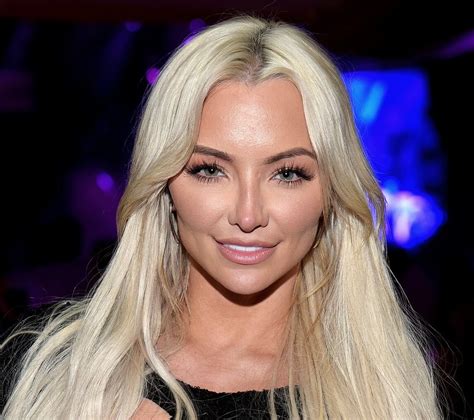 lindsey pelas height weight body measurements eye color