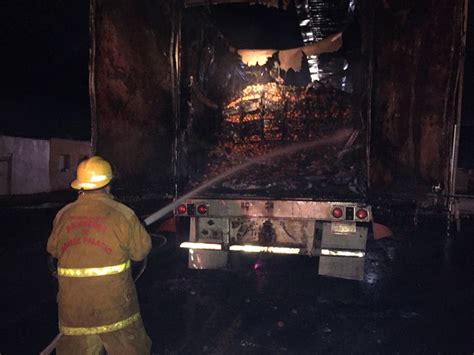 Falla mecánica provocó el incendio de un tráiler Telediario México