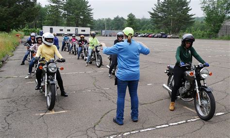 Beginners Guide Motorcycle Training Classes For New Riders Women Riders Now